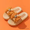 Slipper Kids Kapcieczki Summer Girls Kapcieczki bez poślizgu dziecięce buty plażowe dla dzieci sandały domowe dla dzieci klapki klapki R230816