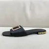 2023 Summer Slide Ladies Beach Sexy Chunky Blow Telats Classic P Sandals Talsas bajas zapatillas
