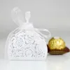 Wrap regalo 50pcs da sposa da sposa Candy Box Laser Cut per gli ospiti biscotti al cioccolato Scatole di avvolgimento della festa Decorazione