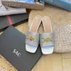 Metall Satin Flat Heel Slipper Modweg im Freien Rutschen Kristall Sandalen Frauen Herren Sommerschwimmschuh große Größe Schwarzer Folie Luxus Designer Mule Loafer