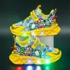 Athletic Outdoor Boy Sneakers med LED Light Up Casual Kids Shoes Japan Anime Cartoon Sports Running Shoes For Children Luminous Walking Shoes 230816