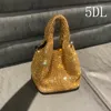 Kvällspåsar HANDLA S ANVÄNGNINGSKOPPNING PAGAR OCH HANDBAG Luxur Designer Hobo Shoulder Bag Shiny Crystal Clutch Purse Bucket Bag 230815