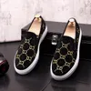 Luxury Royal Style Mens Wedding Dress Shoes Spring Autumn Handmade broderi Mönster Exotiska designer Loafers Fashion Casual Sneakers 1AA33