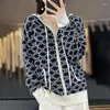 Kvinnors hoodies koreansk tröja 2023 vår- och höstkontrast bokstavsmönster huva blixtlås stickad kofta lös långärmad kappa