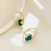 Серьги обручи Emerald Zircon French Light Luxury Nice Design Геометрическая сеть красная личность Женские украшения мужественное