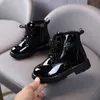 Buty patentowe skórzane buty dla dzieci dla dzieci chłopcy 2023 jesień zima nonddler maluch buty dla chłopców buts mody czarny czerwony J230816