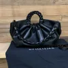 Designers Demellier Cowhide Cloud Crossbodybag Hobo Ny kvinnors veckade axelhandhållen kedjepåse Premium Känns högkvalitativ handväska svart