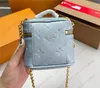 Micro Vanity Handbag Designer Mini Cosmetic Chain Bag Women Makeup Pouch Wallet Hobo Purses Lady 5a Shoulder Crossbody Letter prägling Sacoche Dhgate M82168