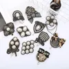 Brooches Exquisite Baroque Style Retro Creative Pearl Bag Coat Suit Clothing Accessories Women's Corsage Brooch