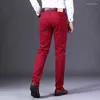 Heren jeans modebedrijf casual recht rood zwart kaki witte denim broek streetwear klassieke hoogwaardige magere mannen