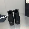 2023 Designer Pure Color Round-Toe Boots Dames Leer Outdoor Party Ademende elastische riemen Boot Lady SEXY Fashion Mid-Heel