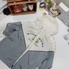 Diseñador ropa para bebés chaqueta para niños Diseño de panel con capucha Tamaño superior 90-160 cm Cazón con capucha de manga larga de alta calidad Julio19