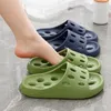 Slipper Summer Men tofflor Badrum som läcker icke-halk inomhus hus tjocka botten flip flops kvinnor snabbtorkande toffel