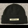 Beanieskull Caps Autumn and Winter Korean liten etikett Sticked Hat Cold Men Women Casual AllMatch Pile Letter Wool 230816