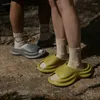 Pantofole 2023 Summer Outdoor Beach Slipper per uomini 4 cm Coppie sneaker non slittanti Slide Flip di mare Flip di mare Soft Eva Cloud Scarpe