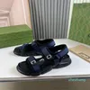 2023-Casual Sandals for Mens tofflor Fashion Classics Chain Buckle äkta läderkrok Loop Cool Shoes Designers Flat Ladies Sandal 38-45