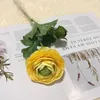 Dekorative Blumen künstliche Blumendekorationen Fälschung mit Stielen Blätter Arrangement Realistische Blüte Seidenponey