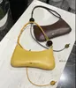 10A Cuero real Le Bisou Lady Bolsa de hombro Diseñador de alta calidad Bolsas de axilas Cuentas de moda Jacsbag Bolsa de mensajero de cuero de vaca Embragues de marca famosa 2023 Nuevo 2464