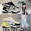 Athletic Outdoor Kids Sneakers Retro Old Dady Buty Buty Toddler Sports Oddychane Buty do biegania z siatkami Baby Baby Girl