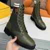 Projektantka z dzianiny Buty Martin dla kobiet 2023 Nowe buty w połowie koronki Lace-up litera elastyczne kokpy buty grube obcasowe buty dla kobiet