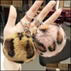 Keychains Lanyards Leopard Love Fluffy Ball Keychain Car Pendant Söt pompom päls Studentväska Key Chain Creative Presents for Women Girl Dho6x