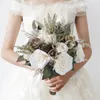 結婚式の花ビンテージヨーロッパスタイルブライダルブーケハンドヘルド婚約式のための人工絹の花の飾りパーティーの小道具