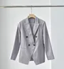 Kvinnors kostymer Spring Women Light Purple Blazer Asymmetriska dubbelbröst linne bomullsblandning Damer Långärmad temperamentjacka