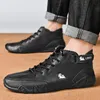 Laarzen leren schoenen voor mannen in casual luxe man Outdoor High Top Sneakers Fashion Roman Footwear Motorcycle 230817