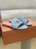 Lock Head Designer Cutout Sandals Cashmere Vintage Dames Summer Beach schoenen Sliders Sliders Outdoor Mule Slippers Maat 35-42