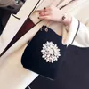 Kvällspåsar Hisely Velor Bucket Bag Women Embroidery Diamond Handbag Ladies Velvet Shoulder Elegant Crystal Floral Chain 230817