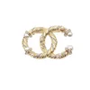 Pins broches beroemde broche ontwerp goud sier brief luxurys desinger dames strass pearl letters pak pin mode sieraden dhvls
