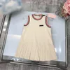 Ontwerper Babykleding Mouwloos vest Design Girls Jurkmaat 100-150 cm Hoge kwaliteit Kind geplooide rok juni27