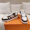 Men Moka Brown Sports Shoes fomens Classics Fashion Party День рождения подарка обувь для брендов дизайнерские дизайнерские бренды женские цветы подошвы nubuck colfskin кроссовки