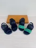 designer barnskor sommar kontrasterande dekoration barn sandaler logo utskrift barn tofflor box förpackning barnstorlek 26-35