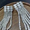 Brincos femininos de charme Silver Rhinestone Crystal Long Brincos de borla para mulheres Groot de noiva DanGlearrings Weddjewelry J230817