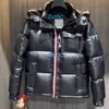 Metts voor mannen Mat Black Dikke Winddichte Warm Hooded Parka jas Broodpak Ketting Pocket Red Fashion Mayassssns Winter Puffer Jacket Designer Down JACKE L8HC