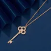 Marque de créateurs Tiffays Key Collier Gold plaqué 18 K Couronne de coeur diamant incrusté chaîne de cols de pendentif complet