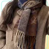 Écharbes 2021 Couleur assortie Old Flower Lowe Imitation Cashmere Scarf Tassel Lady Light Xury Shawl1350312