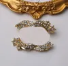 Womens Mens Designer Gold Gold Sier Brand Carta Broches embutidos Cristal pérolas Charme Broooch Roupas de casamento Pinos do terno