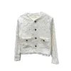 816 2023 Herfstmerk dezelfde stijl jas witte lange mouw jas crew nek kanten knop mode luxe dames kleding xue