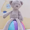 Bebê bebê Berço de berço Toy Rabbit Bunny Bear macio macio de boneca de boneca de boneca de carrinho de bebê animal pendurar anel de cor aleatório hkd230817