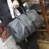 2023 Duffle Sacs de créateur Sacs de voyage de week-end en cuir en cuir mascules Bangages créatifs de fleurs noires coutures hanbags 54Vm le sac fourre-tout de grande capacité bagage