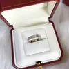 K0 Love Ring for Woman Designer Man Diamond Fine Silver Gold plaqué 18k T0p Qualité Reproductions Officiels Classic Fashion Luxury Bijoux Exquis Gift 017