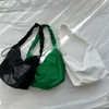 Hobo printemps et été nouveau sac pour femmes Sac de messager simple sac de messager grande capacité sac à plis nylon plissé hkd230817