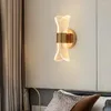 Lampa ścienna Nordic luksusowa sypialnia nocna El Homestay salon LED akrylowy tło tło kreatywne przejście