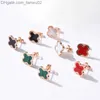 Boucles d'oreilles de concepteur de goujons Lucky Clover en acier inoxydable Stumes de boucles d'oreilles Designer pour les femmes Senture du tempérament léger Allmatch Moucles d'oreilles Z230817