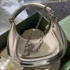 Hobo mbti silver glansiga handväskor för kvinnor designer lyx 2023 ny trend axel väska kedja pu läder casual hobos crossbody väskor hkd230817