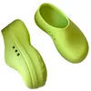 Slippers Summer Men's Beach Chaussures Chaussures de plate-forme féminines classiques Sandales de mousse de mousse de mousse d'extérieur Tlines étanches