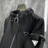 Chaqueta de sudadera con capucha de hombre de manga larga