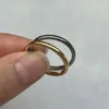 Bandringen 2 van de hoge kwaliteit van hoge kwaliteit klassieke gouden zilveren kleur trouwring wolfraam carbide ringen vrouwen mannen verlovingsring geschenk sieraden 230816